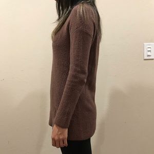 Aritzia Wilfred Henson v-neck sweater in caban